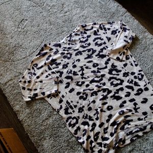 animal print 3/4 tee
